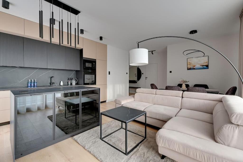 Zajezdnia Wrzeszcz 2 By Grand Apartments Гданьск Экстерьер фото