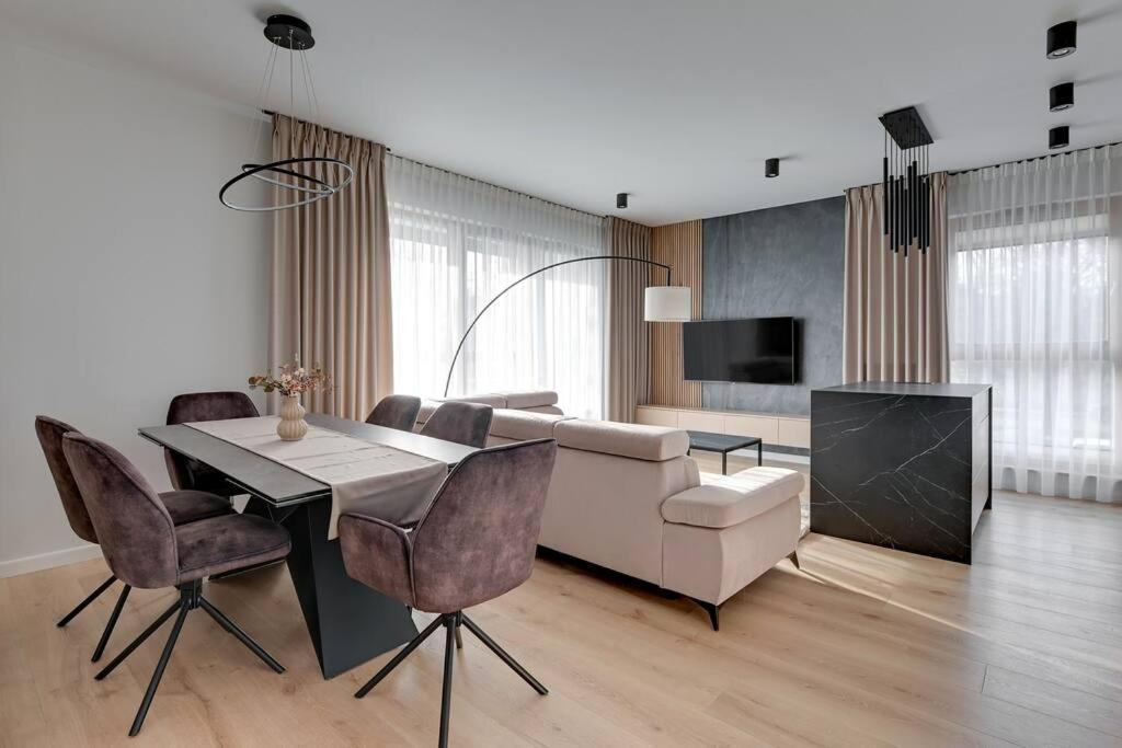 Zajezdnia Wrzeszcz 2 By Grand Apartments Гданьск Экстерьер фото